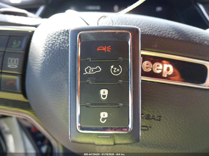 Jeep Grand cherokee 3.6l L Laredo 4X2, снимка 11 - Автомобили и джипове - 53940072