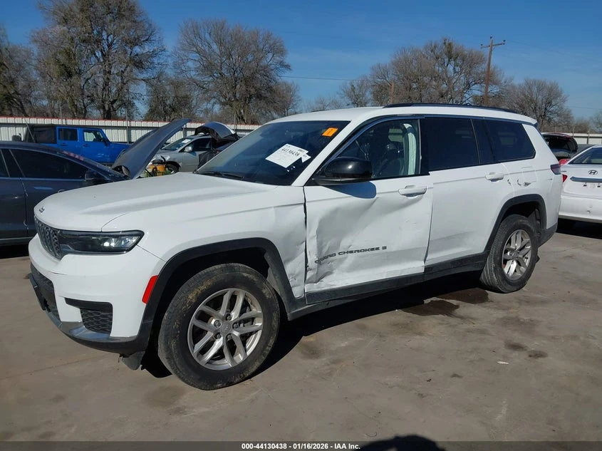 Jeep Grand cherokee 3.6l L Laredo 4X2, снимка 6 - Автомобили и джипове - 53940072