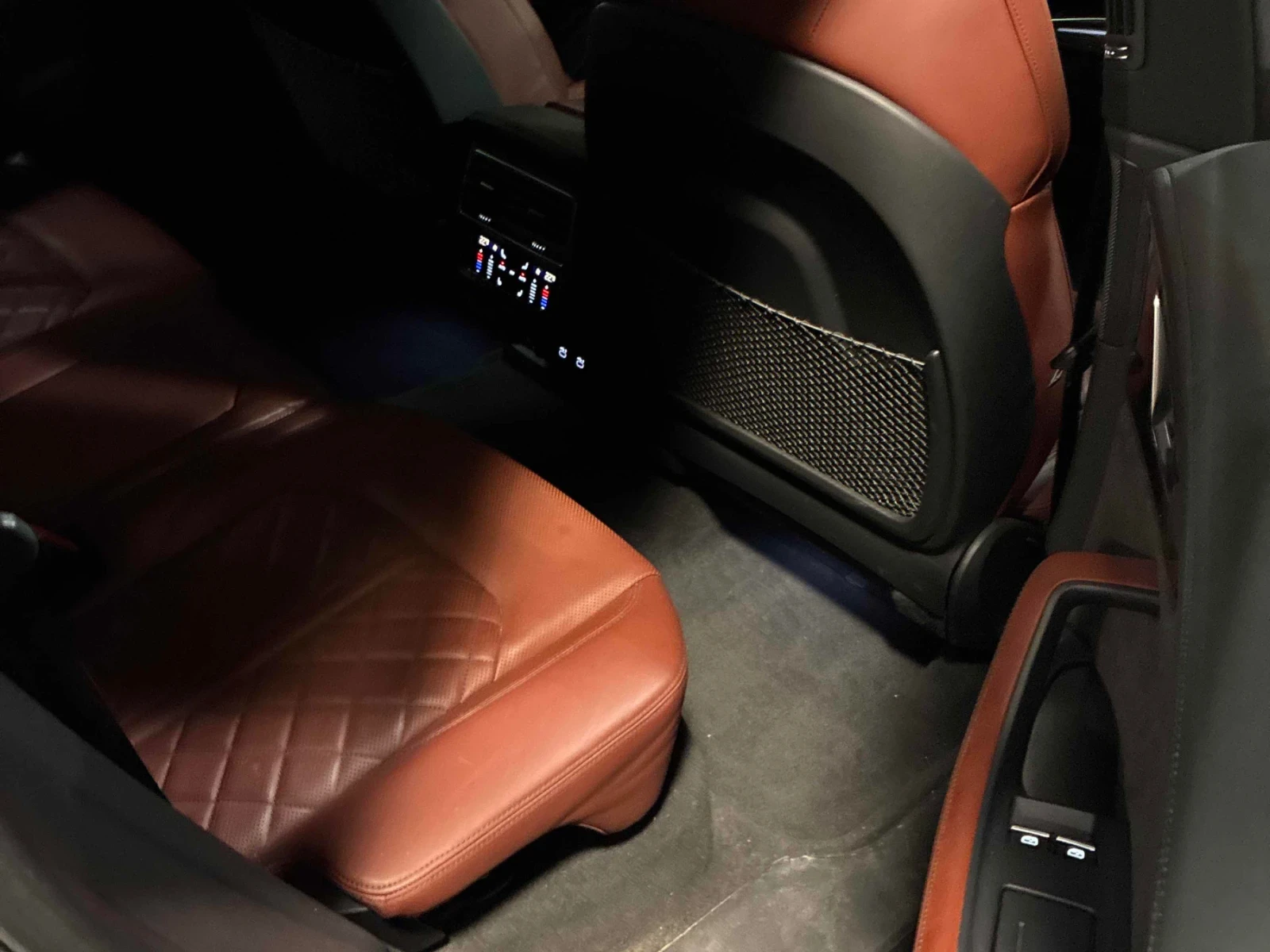 Audi Q8 ПОДГРЕВ * ОБДУХВАНЕ * ПАНОРАМА * CAR FAX * , снимка 9 - Автомобили и джипове - 54162112