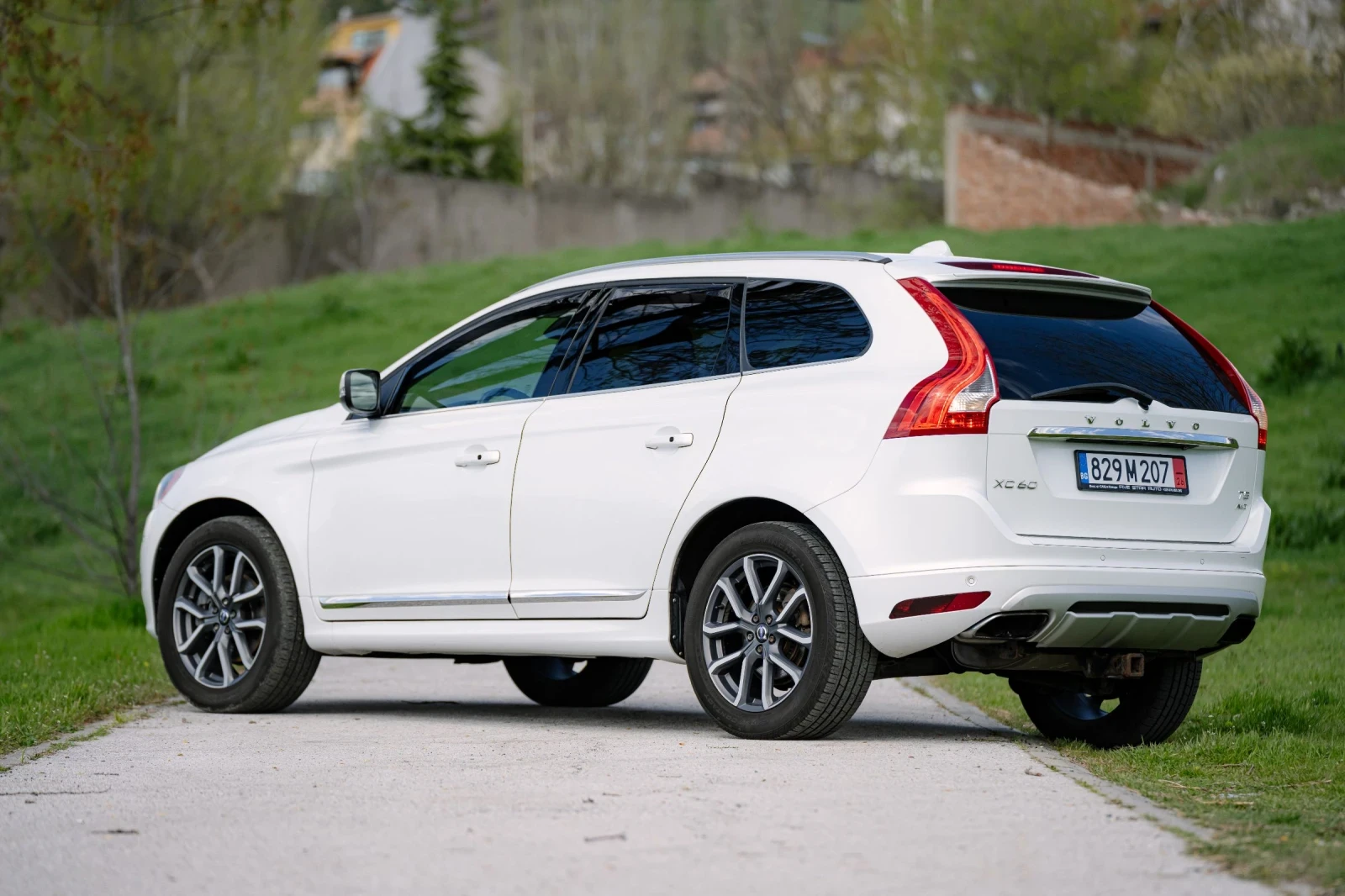 Volvo XC60 T5 Premium Plus AWD, снимка 4 - Автомобили и джипове - 54181014