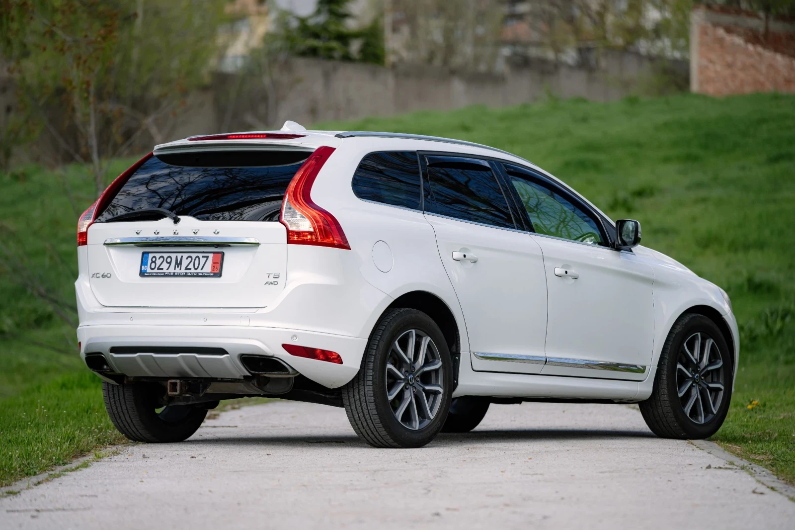 Volvo XC60 T5 Premium Plus AWD, снимка 6 - Автомобили и джипове - 54181014