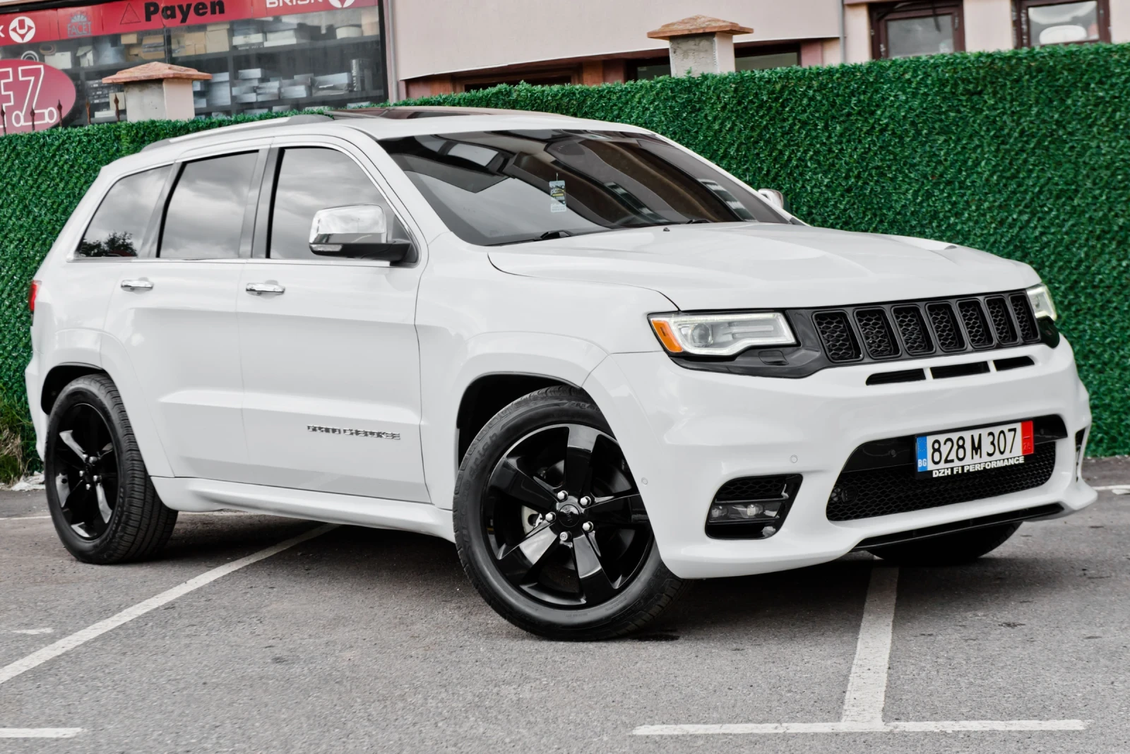 Jeep Grand cherokee 5.7 HEMI SRT8 оптика ZF 8 скорости, снимка 2 - Автомобили и джипове - 54567608