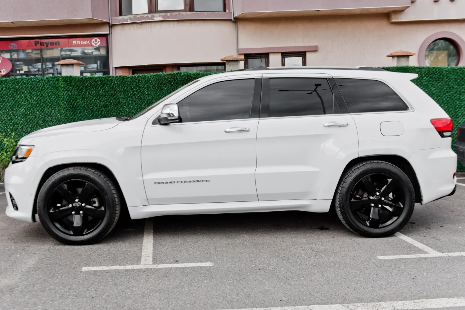 Jeep Grand cherokee 5.7 HEMI SRT8 оптика ZF 8 скорости, снимка 4 - Автомобили и джипове - 54567608