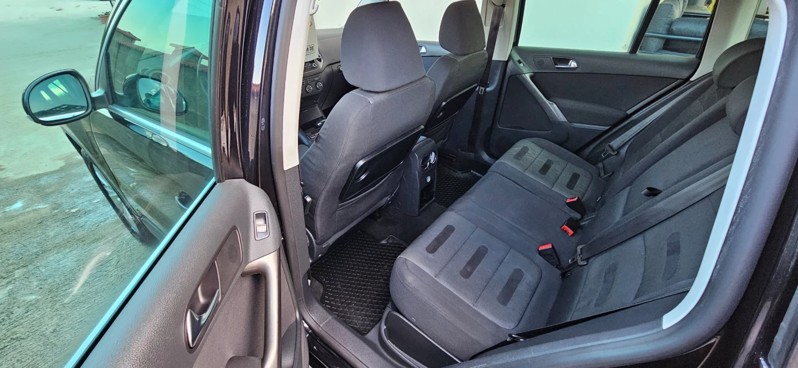 VW Tiguan, снимка 4 - Автомобили и джипове - 54941151