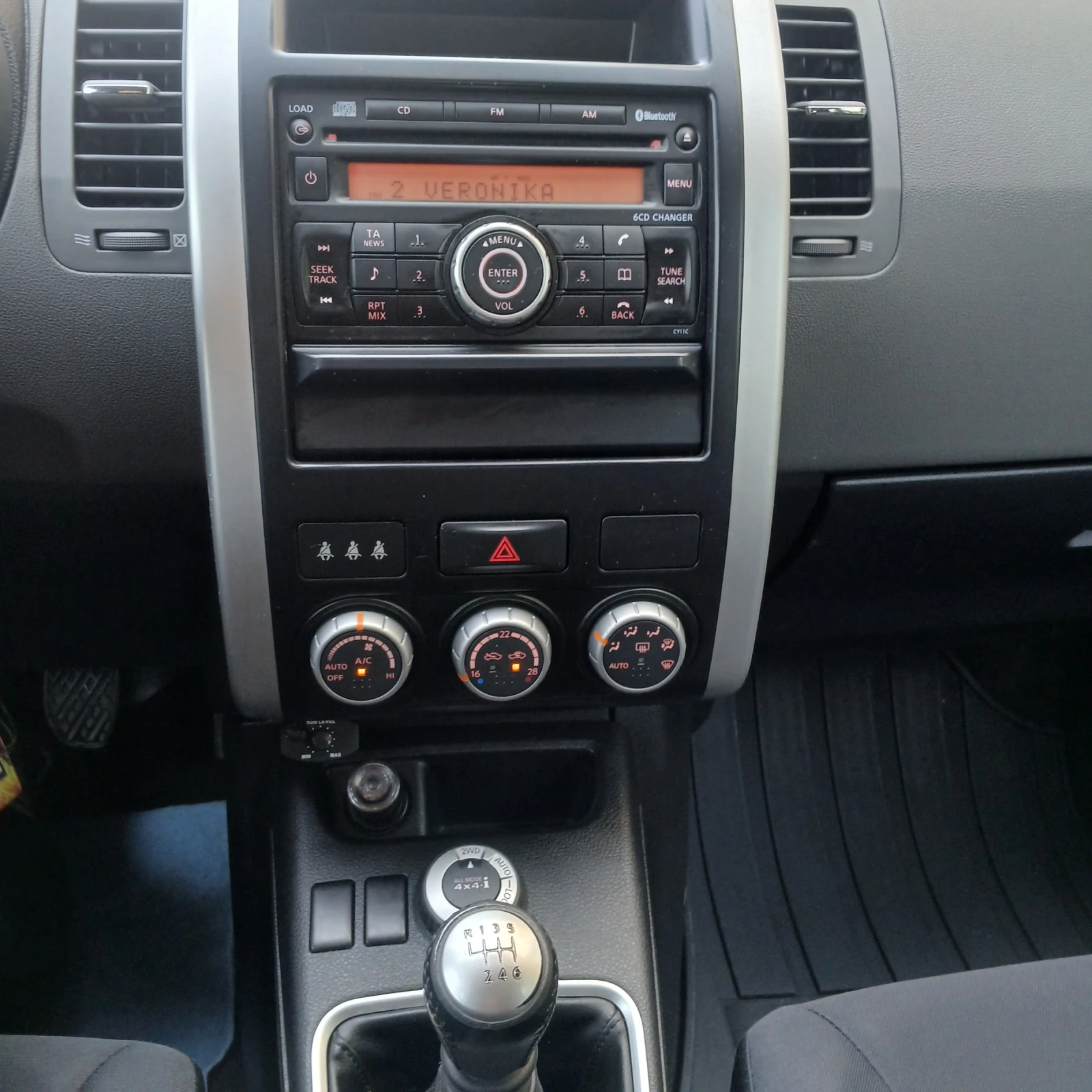 Nissan X-trail 6 СКОРОСТИ 4х4 , снимка 11 - Автомобили и джипове - 55556923