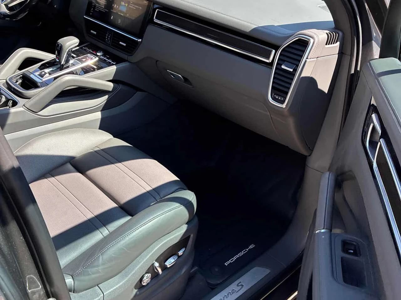 Porsche Cayenne * S * CARFAX * ОПЦИЯ ЗА ФИНАНСИРАНЕ, снимка 15 - Автомобили и джипове - 55598339