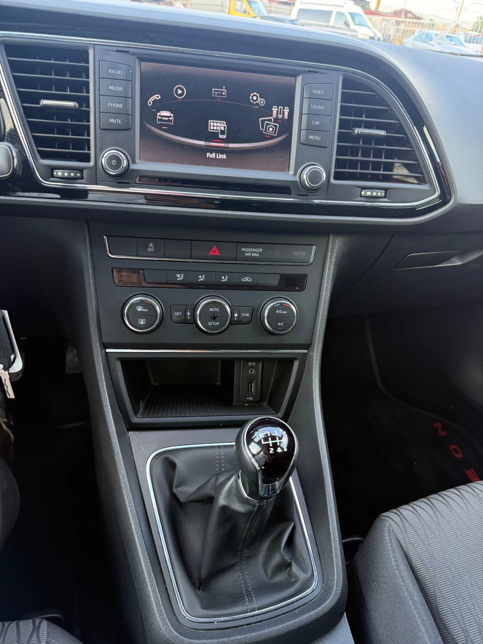 Seat Leon 1.4 TGI ST Style, снимка 13 - Автомобили и джипове - 55833853
