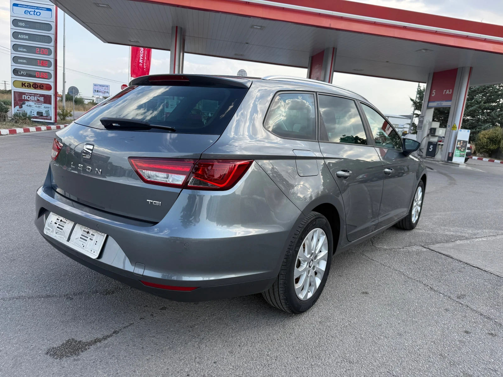 Seat Leon 1.4 TGI ST Style, снимка 5 - Автомобили и джипове - 55833853