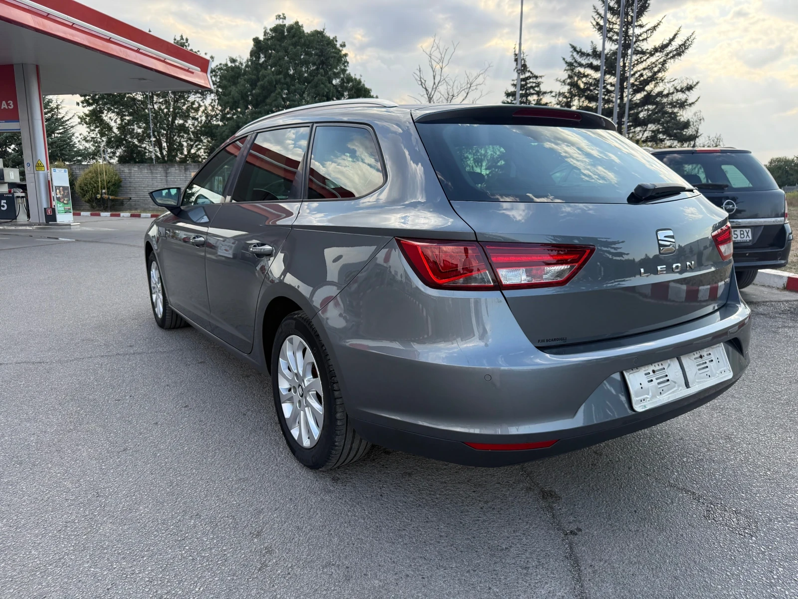Seat Leon 1.4 TGI ST Style, снимка 6 - Автомобили и джипове - 55833853