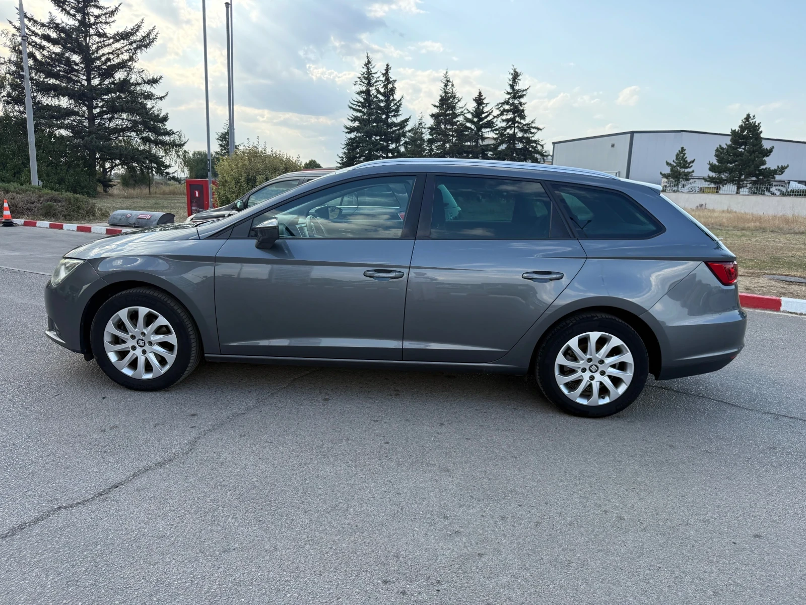 Seat Leon 1.4 TGI ST Style, снимка 4 - Автомобили и джипове - 55833853