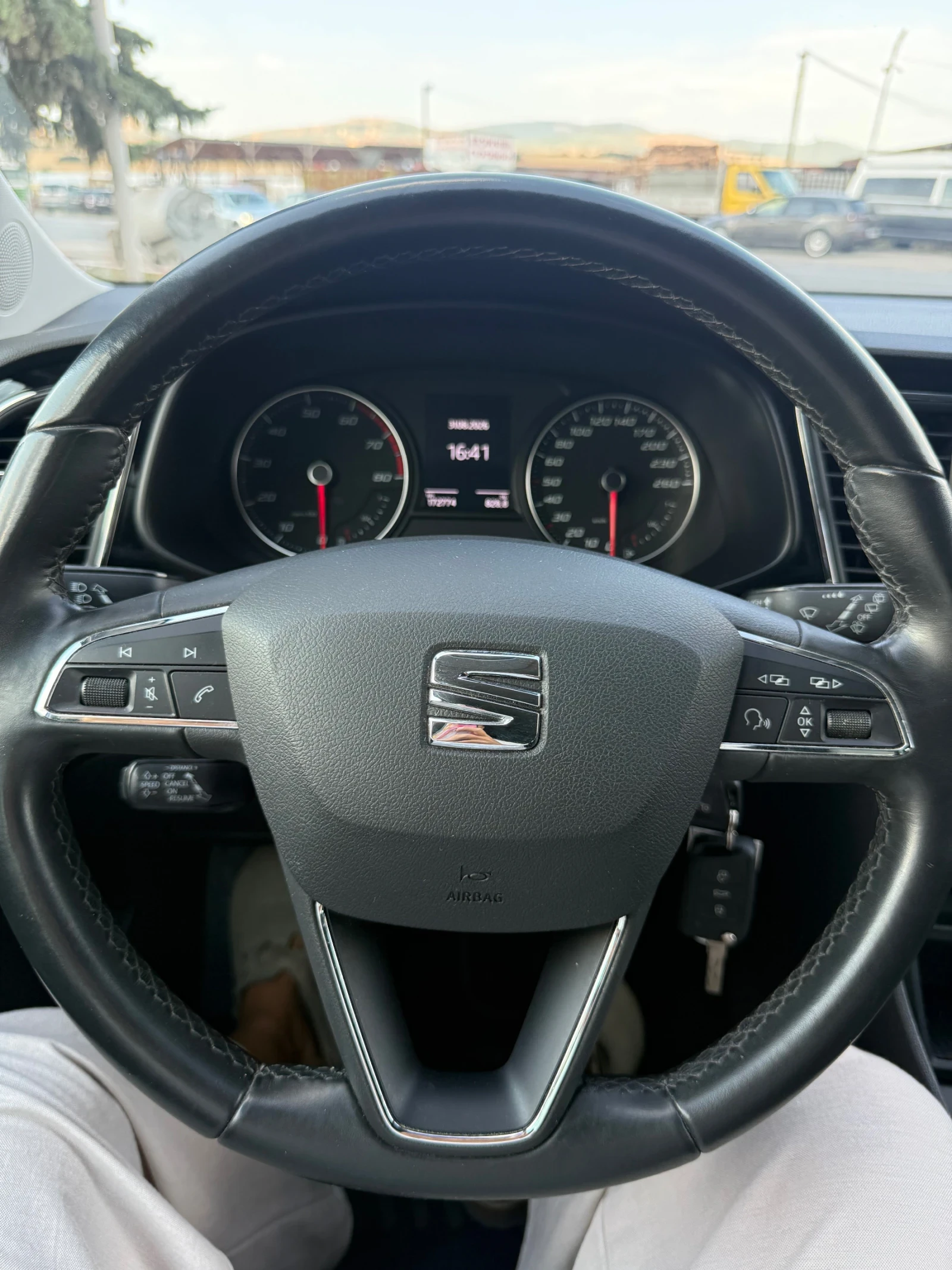 Seat Leon 1.4 TGI ST Style, снимка 14 - Автомобили и джипове - 55833853