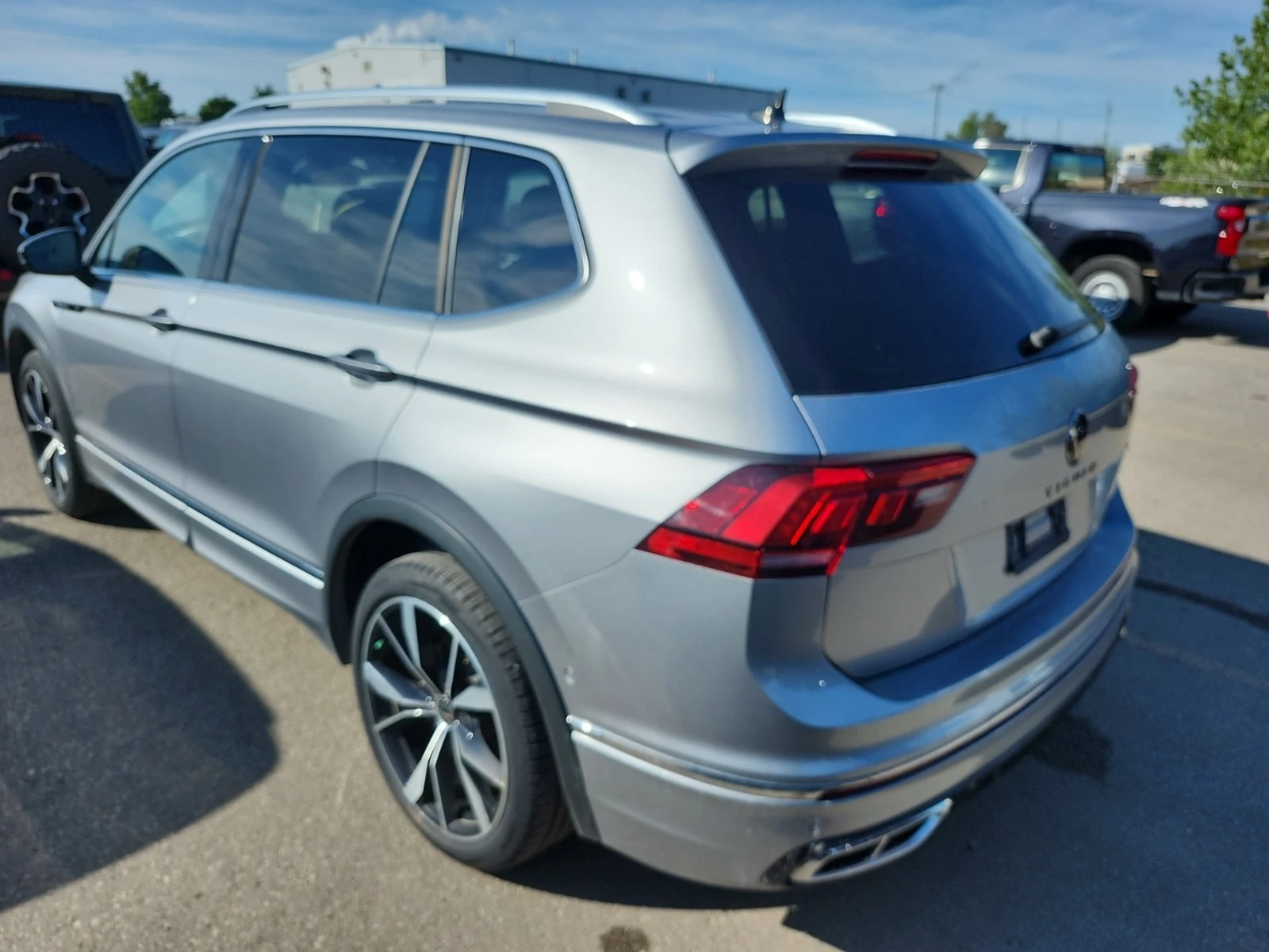 VW Tiguan * 4motion Highline R line * CARFAX * , снимка 6 - Автомобили и джипове - 55868149