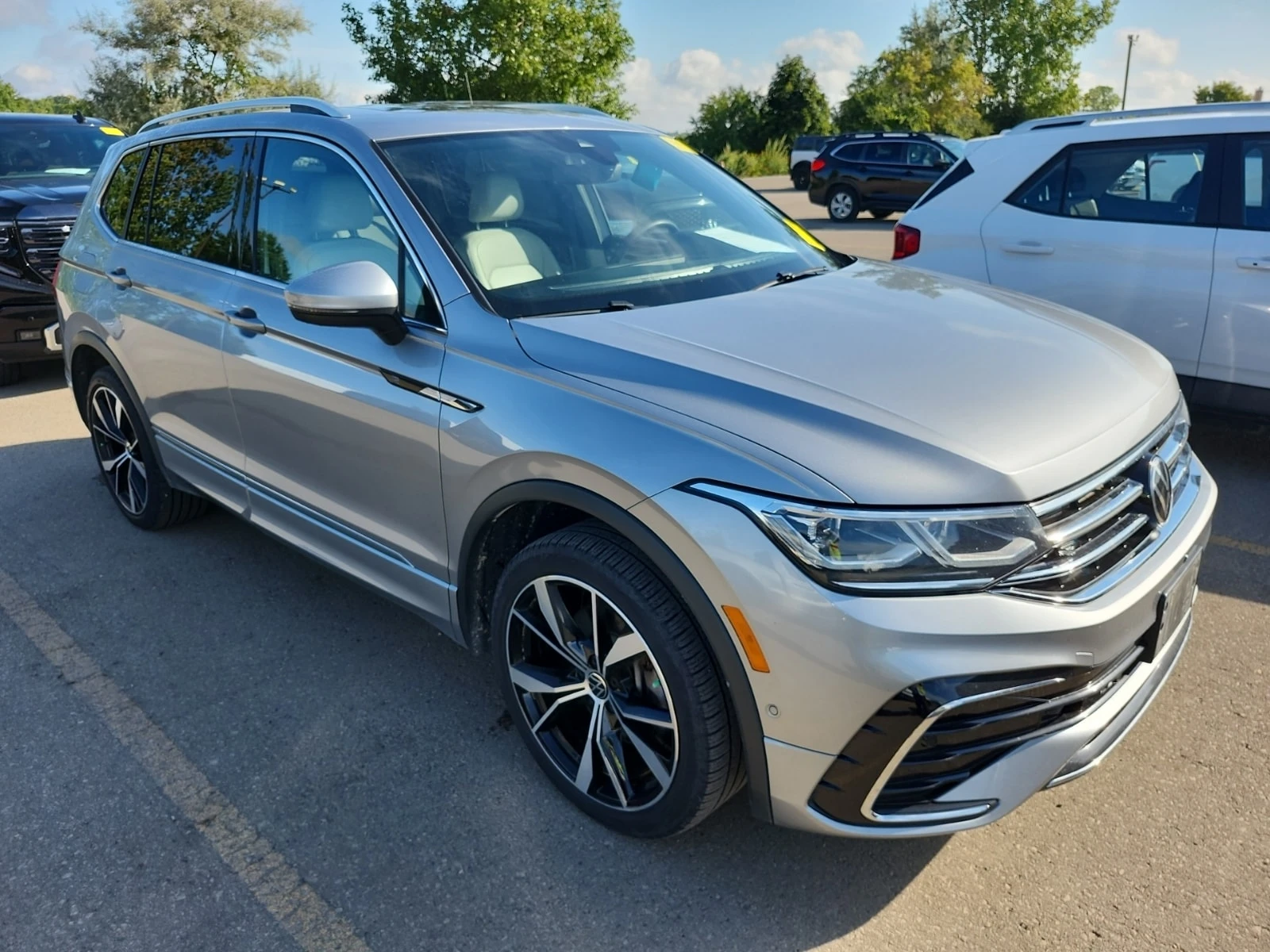 VW Tiguan * 4motion Highline R line * CARFAX * , снимка 5 - Автомобили и джипове - 55868149