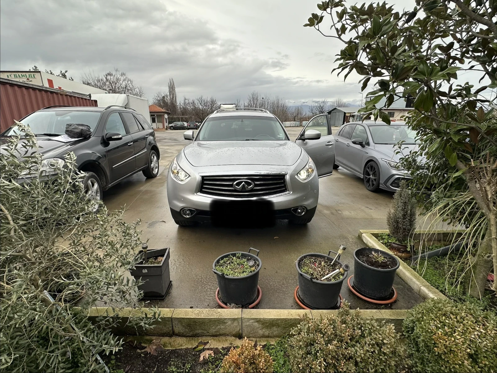 Infiniti QX70