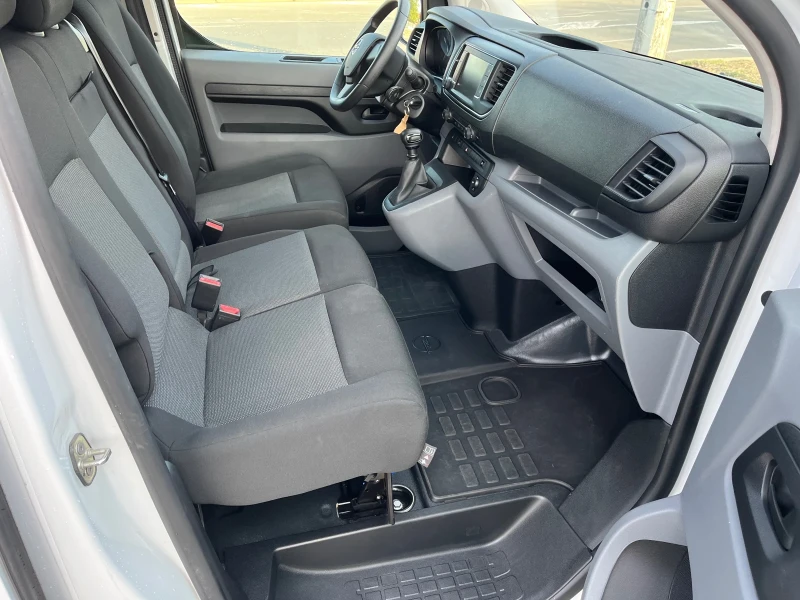 Opel Vivaro 1, 5-HDI, снимка 8 - Бусове и автобуси - 51818567