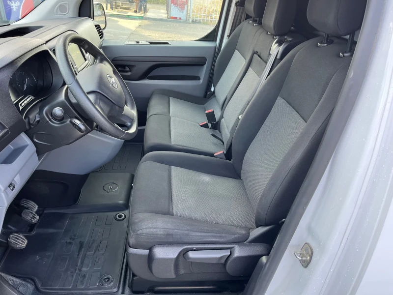 Opel Vivaro 1, 5-HDI, снимка 9 - Бусове и автобуси - 51818567