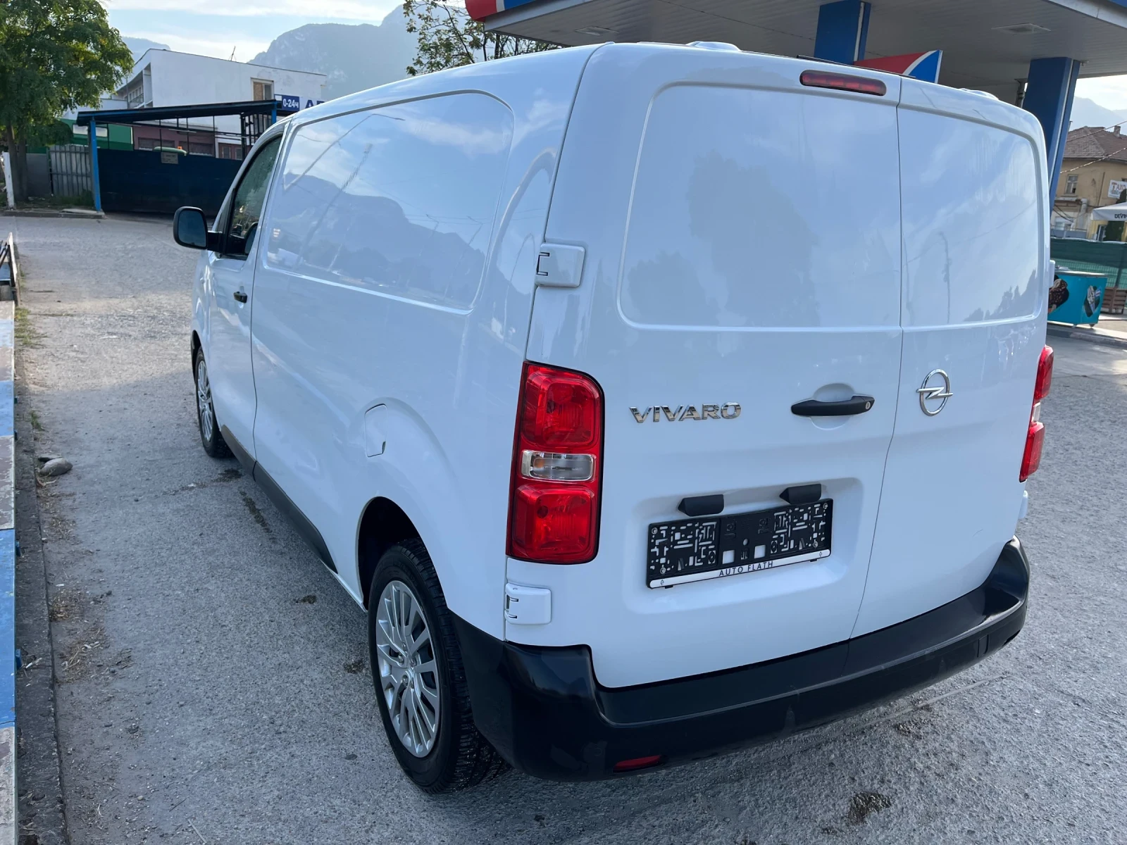 Opel Vivaro 1, 5-HDI - изображение 6