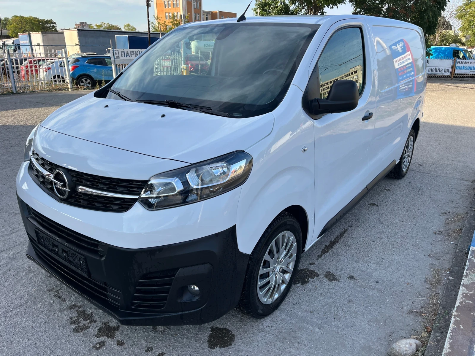 Opel Vivaro 1, 5-HDI - изображение 2