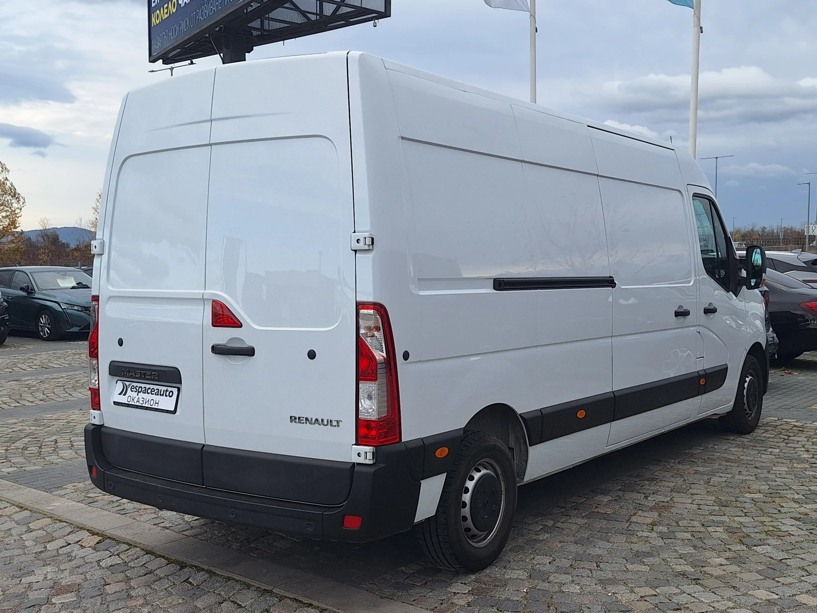 Renault Master L3H2 2.3dCi 135к.с. - изображение 4