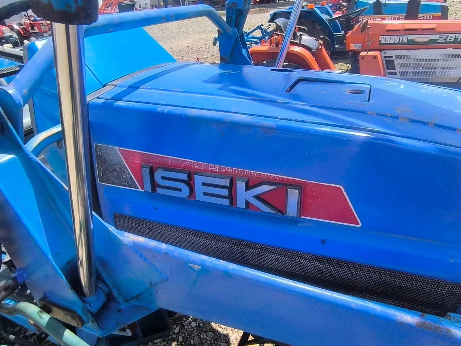 Трактор ISEKI, снимка 14 - Селскостопанска техника - 54757375