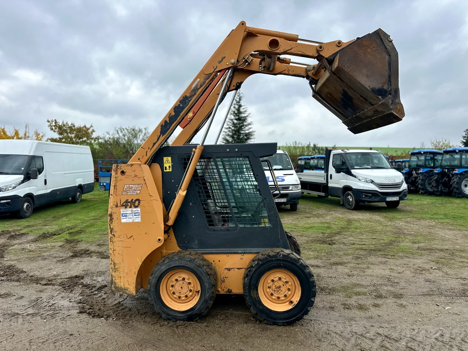 Мини челни товарачи Друга CASE 410 HIGH FLOW  - изображение 2