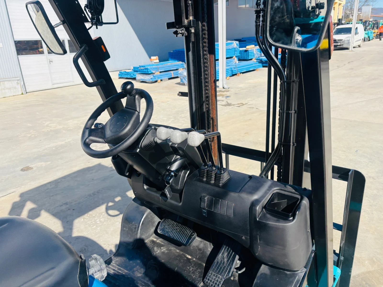 ������� Yale ������� ����������, ��� ����������� | Mobile.bg � ����������� 8