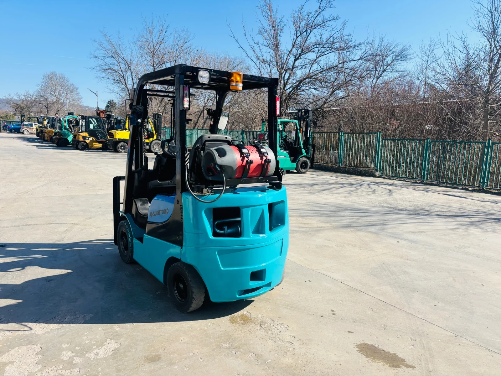 ������� Yale ������� ����������, ��� ����������� | Mobile.bg � ����������� 4