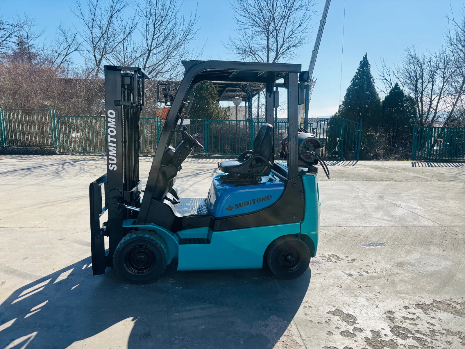 ������� Yale ������� ����������, ��� ����������� | Mobile.bg � ����������� 5