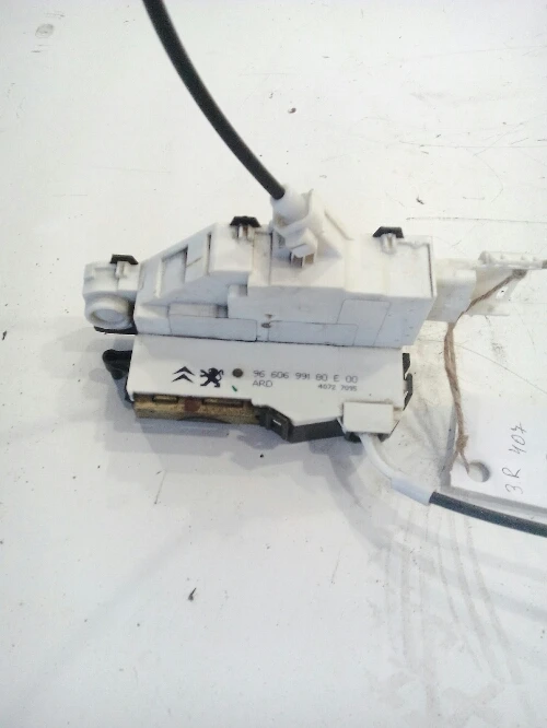 брава за пежо 407 задна дясна (1)