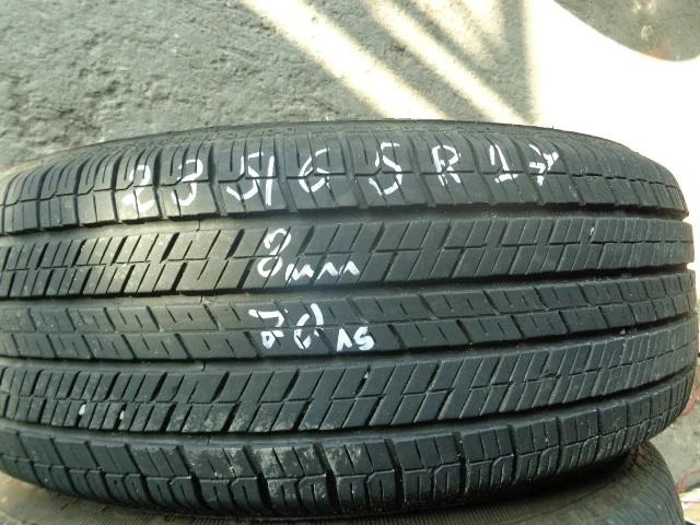 Гуми Всесезонни 235/65R17, снимка 1 - Гуми и джанти - 10788943