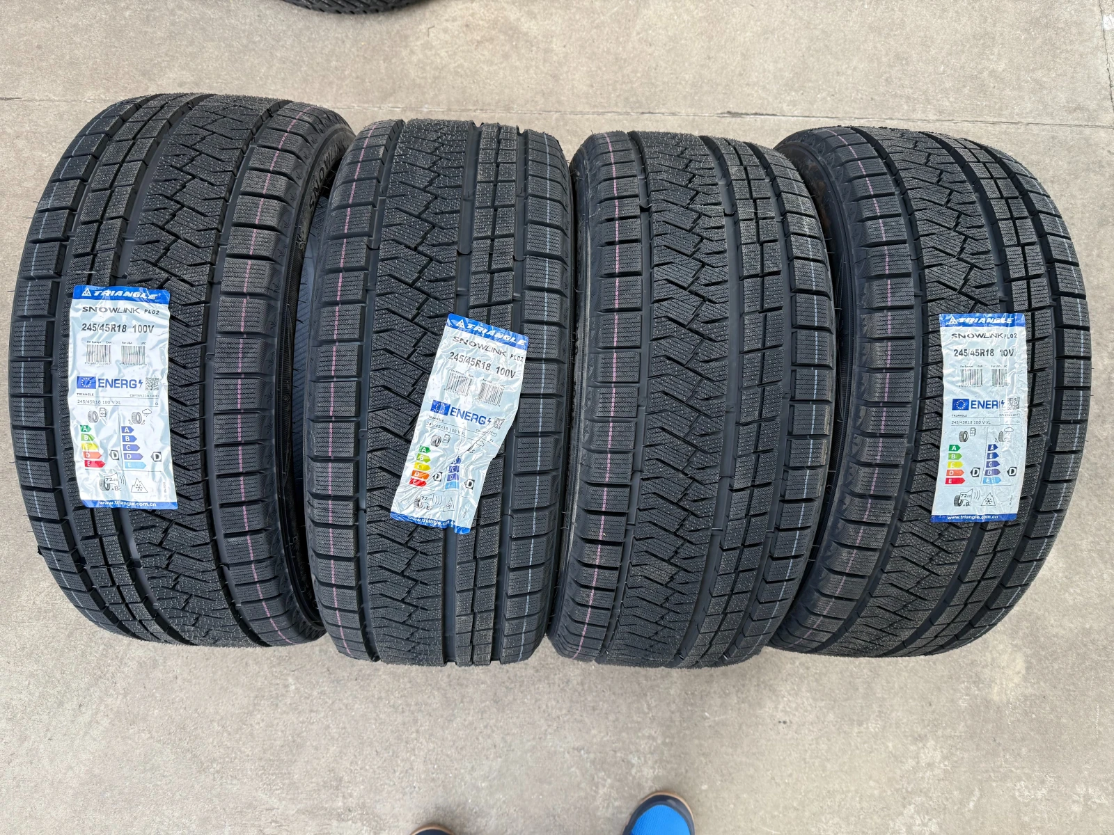 Гуми Зимни 245/45R18