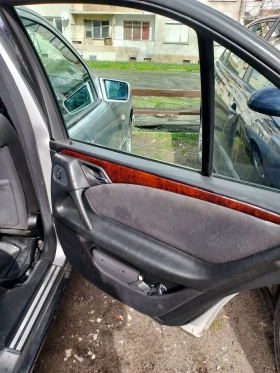 Mercedes-Benz E 250 W210 E250D, снимка 10