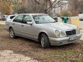 Mercedes-Benz E 200, снимка 2