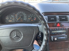Mercedes-Benz E 200, снимка 8