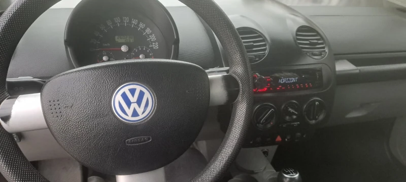 VW New beetle, снимка 7 - Автомобили и джипове - 48619478