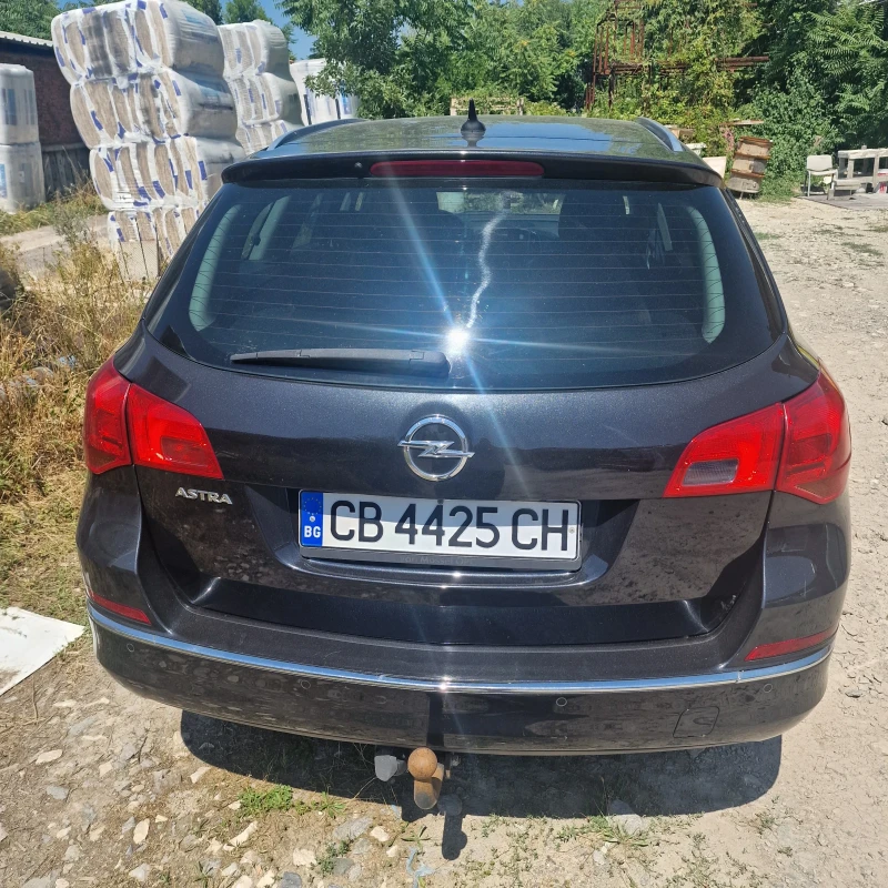 Opel Astra Sports Tourer , снимка 4 - Автомобили и джипове - 52305476