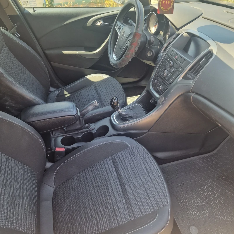 Opel Astra Sports Tourer , снимка 7 - Автомобили и джипове - 52305476