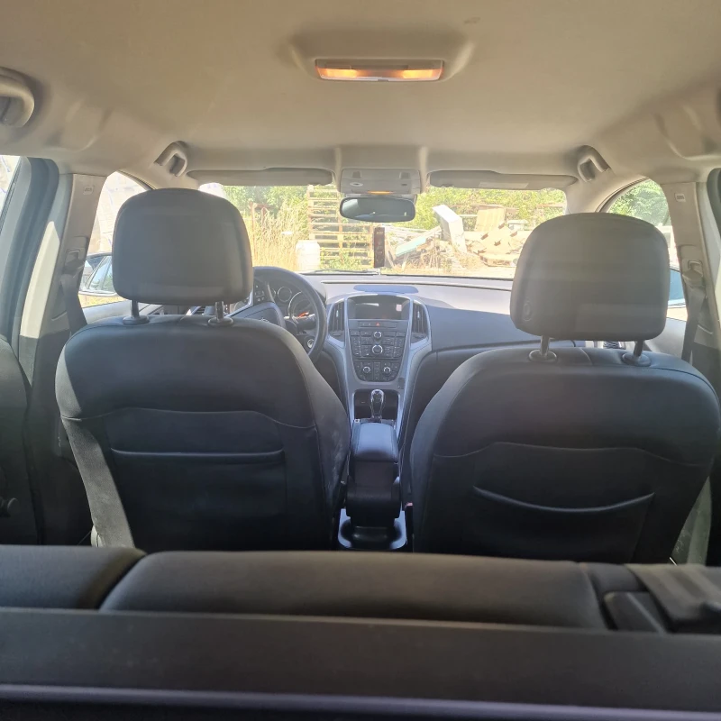 Opel Astra Sports Tourer , снимка 5 - Автомобили и джипове - 52305476