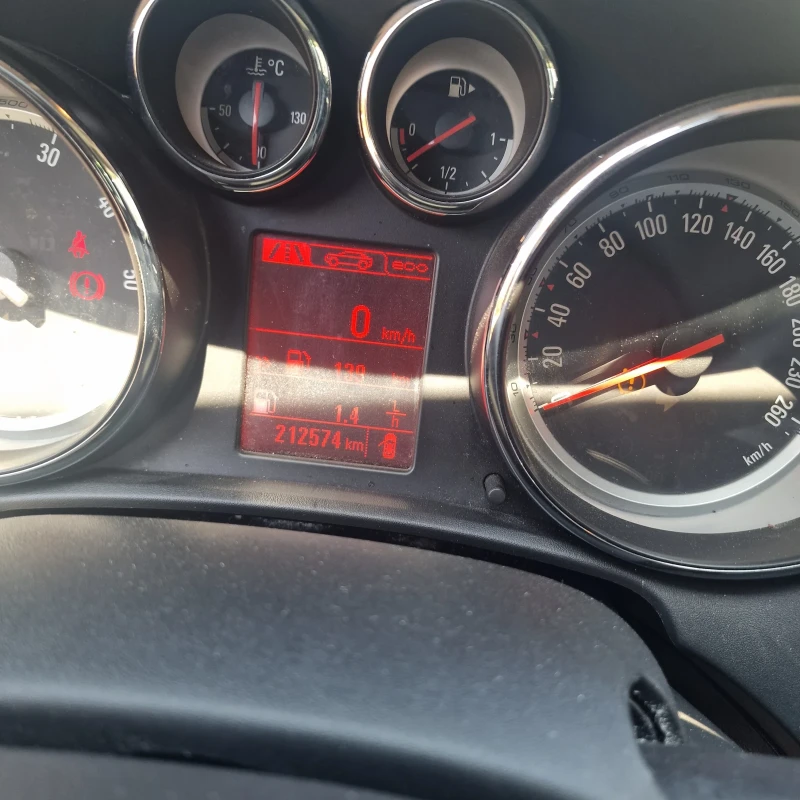 Opel Astra Sports Tourer , снимка 8 - Автомобили и джипове - 52305476