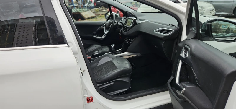 Peugeot 2008 1.2I* ALLURE* PANORAMA* NAVI* , снимка 3 - Автомобили и джипове - 52322303