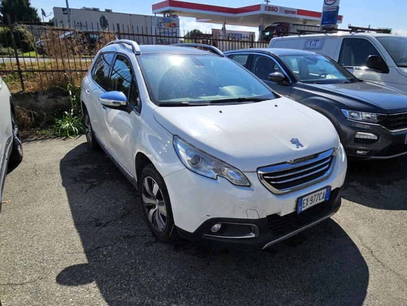 Peugeot 2008 Peugeot 2008 1.2 бензин Allure Панорама Навигация , снимка 16 - Автомобили и джипове - 52322303