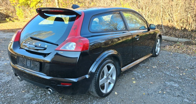 Volvo C30 T5 R-design, снимка 2 - Автомобили и джипове - 52524924