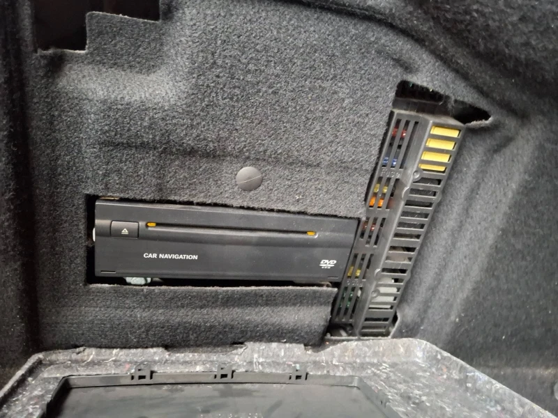 Mercedes-Benz E 320, снимка 9 - Автомобили и джипове - 52563809