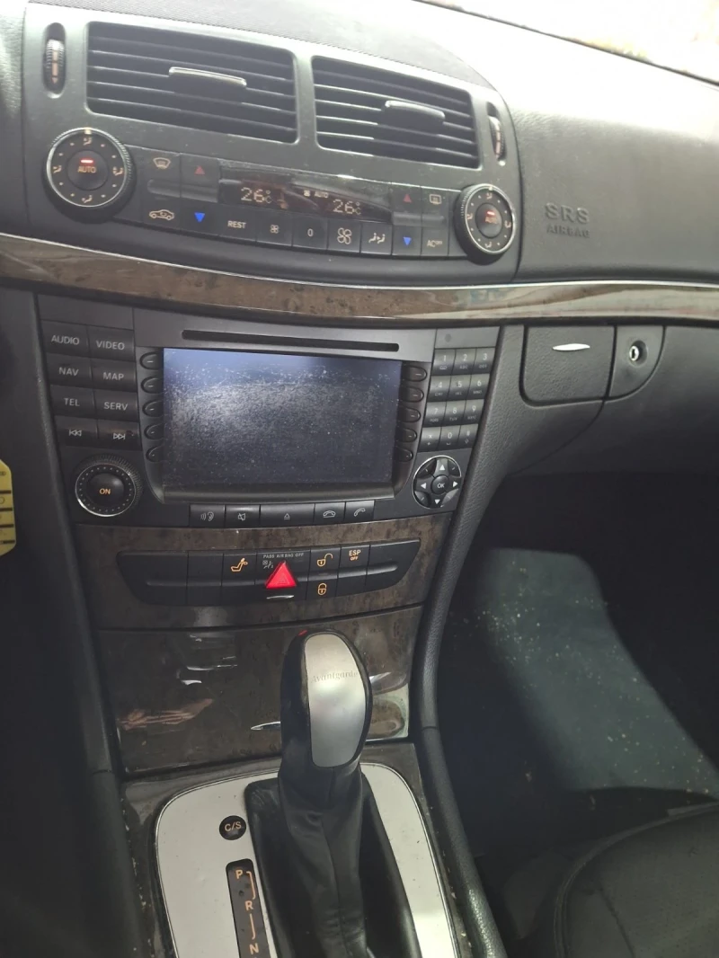 Mercedes-Benz E 320, снимка 12 - Автомобили и джипове - 52563809