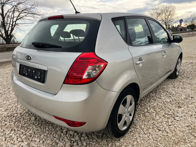 Kia Ceed 1.4i 16v-109p.s/Facelift-5 vrati, снимка 3 - Автомобили и джипове - 53067393