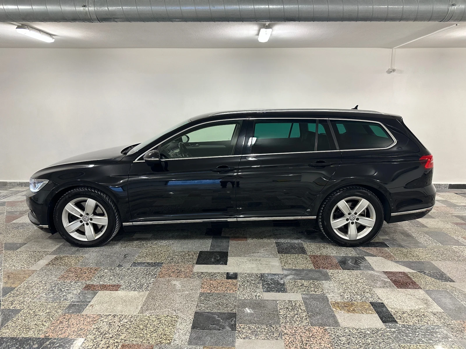 VW Passat Highline 2.0 Bitdi 240к.с Virtual ACC 4-Motion - изображение 7