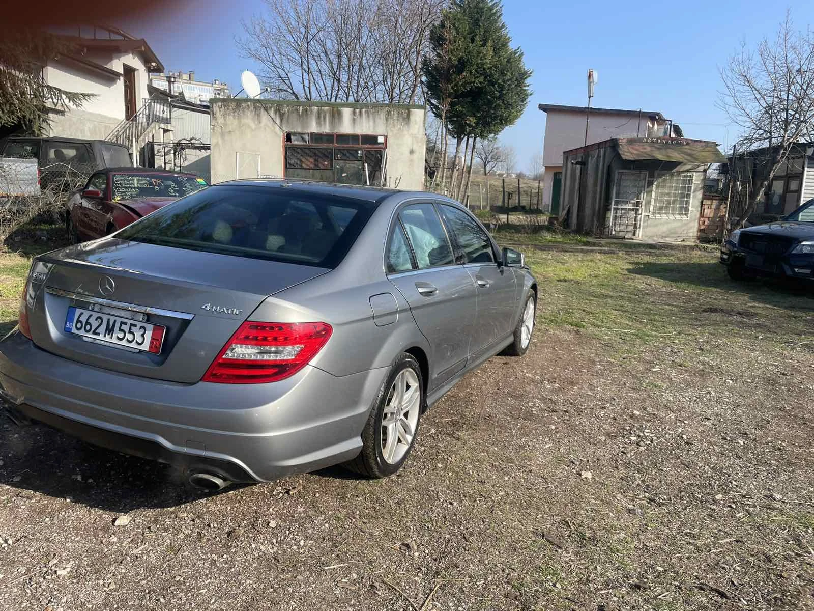 Mercedes-Benz C 300 3.0 V6 4Matik - изображение 3