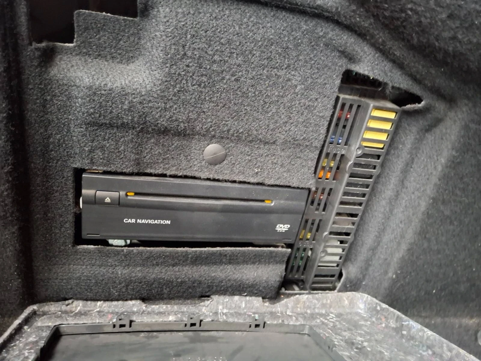 Mercedes-Benz E 320  - изображение 9