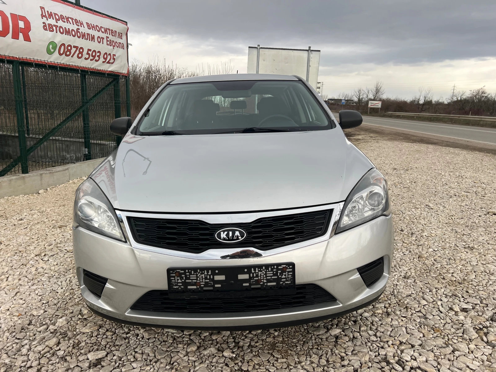Kia Ceed 1.4i 16v-109p.s/Facelift-5 vrati - изображение 5