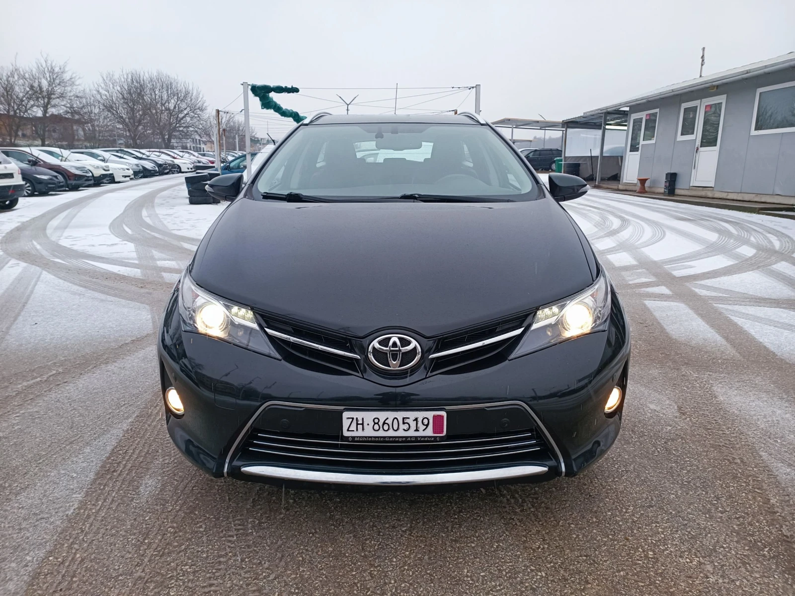 Toyota Auris 1.6i-132��-���������-�����-6��-KEYLESS-NAVI | Mobile.bg � ����������� 1